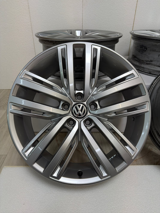 TOP Original VW Tiguan II 2 Allspace 19 Zoll Auckland Felgen Alufelgen 5NA601025N 5NA601025F 7x19 ET43 5x112 AD1 5N 5NA SUV 5x112 R-Line Edition Silber Felgensatz MwSt. ausweisbar