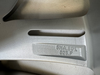 TOP Original VW Tiguan II 2 Allspace 19 Zoll Auckland Felgen Alufelgen 5NA601025N 5NA601025F 7x19 ET43 5x112 AD1 5N 5NA SUV 5x112 R-Line Edition Silber Felgensatz MwSt. ausweisbar