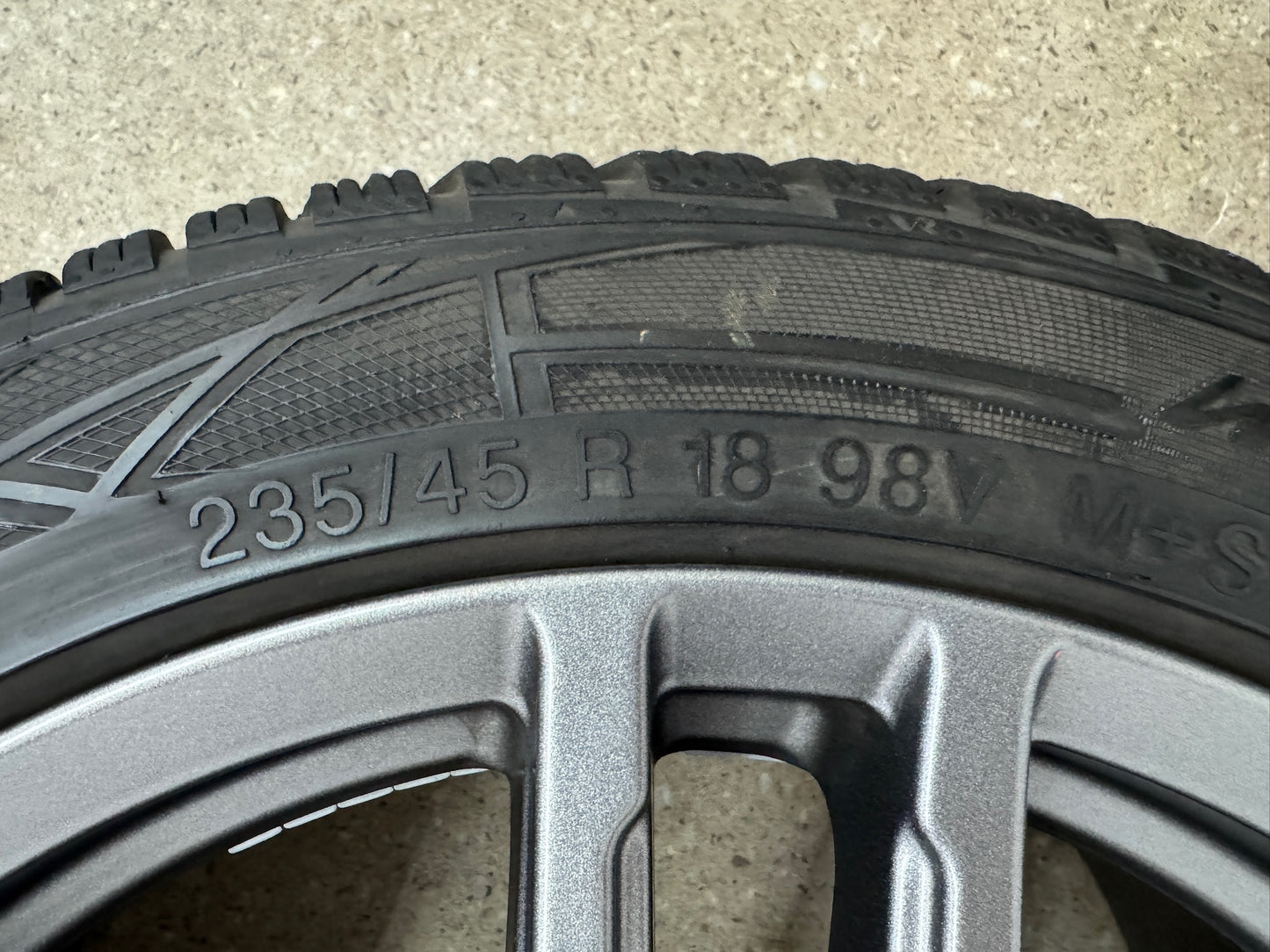 TOP Tesla Model 3 18 Zoll Winterräder Winterreifen Felgen Alufelgen BLE Sensoren RDKS Refresh 2020 Anthrazit M+S 235/45 R18 98V Winterradsatz 5x114,3 8x18 ET40 KBA 51744