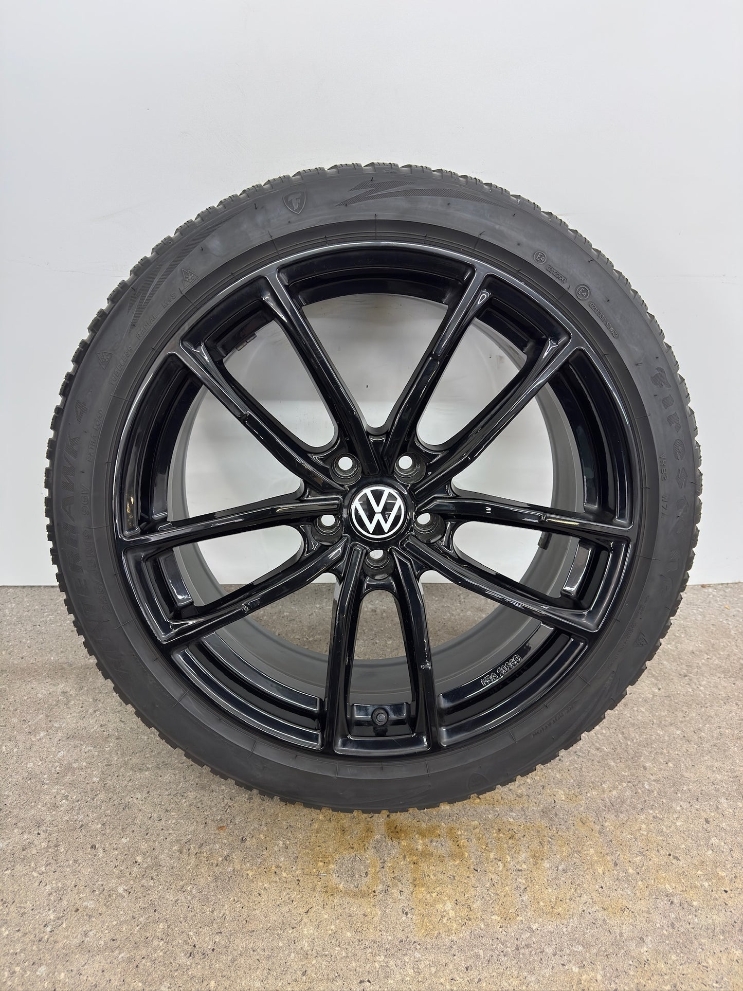 TOP VW Arteon 3H Tiguan I 1 5N 19 Zoll Winterräder Winterreifen Felgen Alufelgen Shooting Brake Variant R-Line Coupé Schwarz 225/45 R19 96V M+S Sport Winterradsatz SUV KBA51365