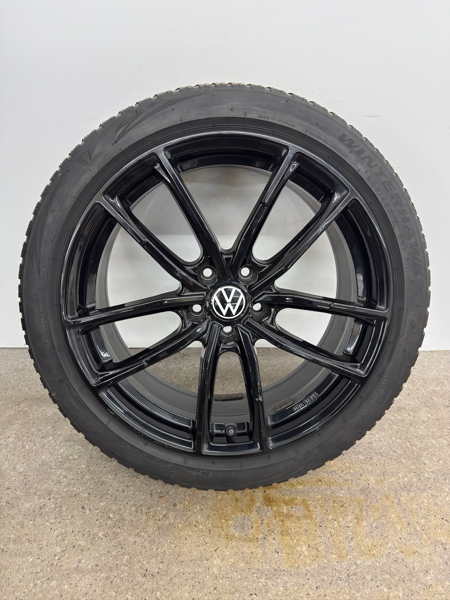 TOP VW Arteon 3H Tiguan I 1 5N 19 Zoll Winterräder Winterreifen Felgen Alufelgen Shooting Brake Variant R-Line Coupé Schwarz 225/45 R19 96V M+S Sport Winterradsatz SUV KBA51365