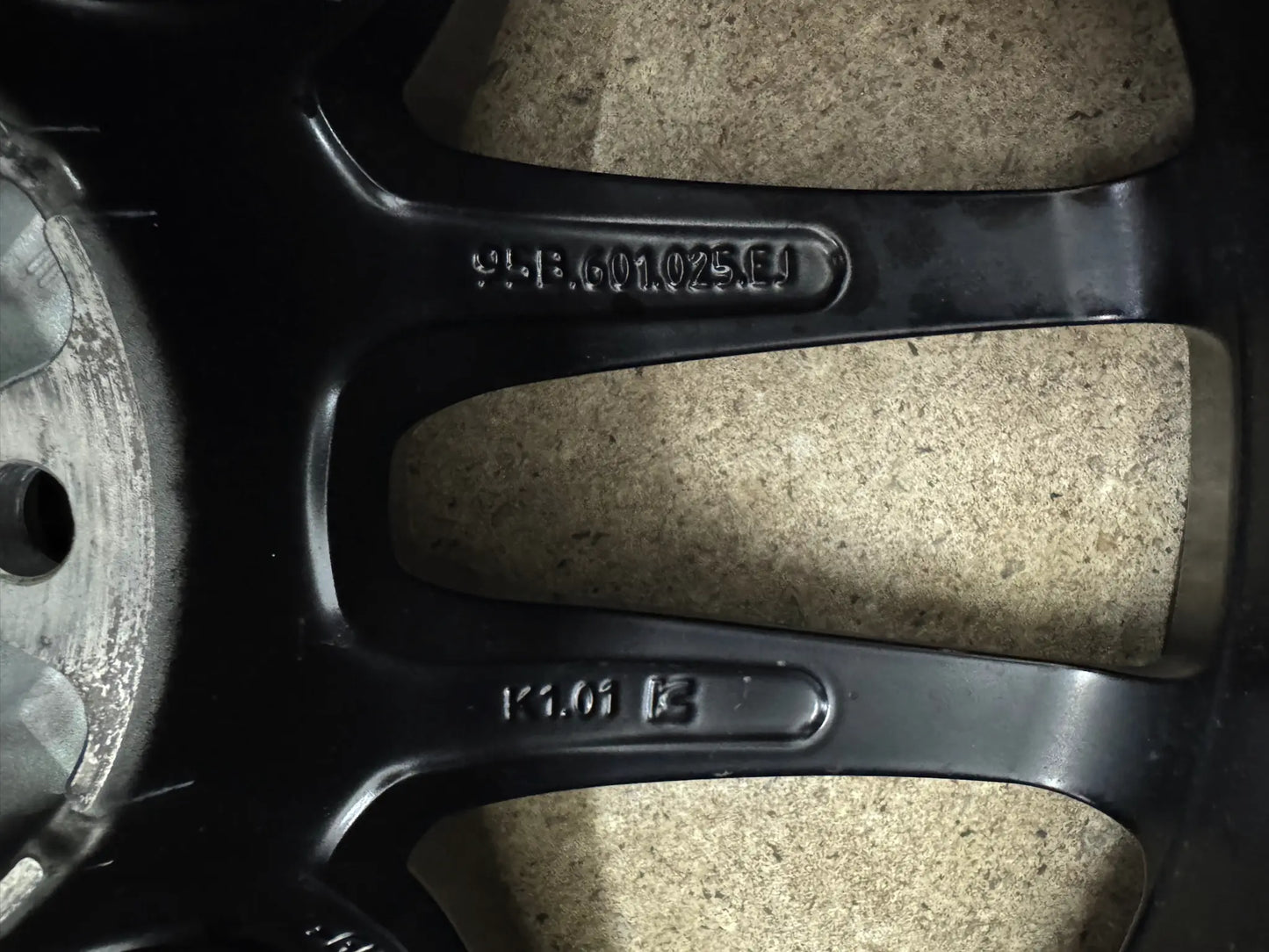 TOP ZUSTAND DOT22 Original Porsche Macan II 2 III 3 20 Zoll Winterräder Winterreifen Felgen Alufelgen 95B601025EJ 95B601025EK 265/45 R20 104V 295/40 R20 106V Sport Exclusive Schwarz SUV M+S