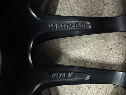 TOP ZUSTAND DOT22 Original Porsche Macan II 2 III 3 20 Zoll Winterräder Winterreifen Felgen Alufelgen 95B601025EJ 95B601025EK 265/45 R20 104V 295/40 R20 106V Sport Exclusive Schwarz SUV M+S