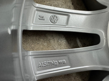 TOP ZUSTAND Original VW Touran II 2 5T 17 Zoll Salvador Sommerräder Sommerreifen Felgen 5TA601025G Alufelgen R-Line Highline Anthrazit 215/55 R17 94V 6,5x17 ET52 RDKS Sommerradsatz MwSt.