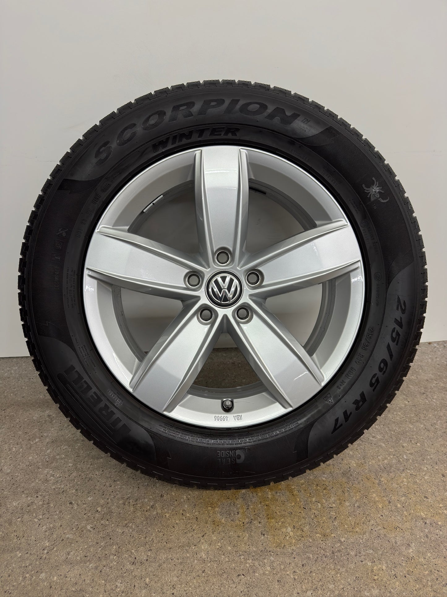 Top Original VW Tiguan II 2 Corvara 17 Zoll Felgen Alufelgen 6,5x17 ET38 5NA071497 KBA49906 RDKS Felgensatz MwSt. 5x112 (Winterreifen sind TRANSPORTSCHUTZ)