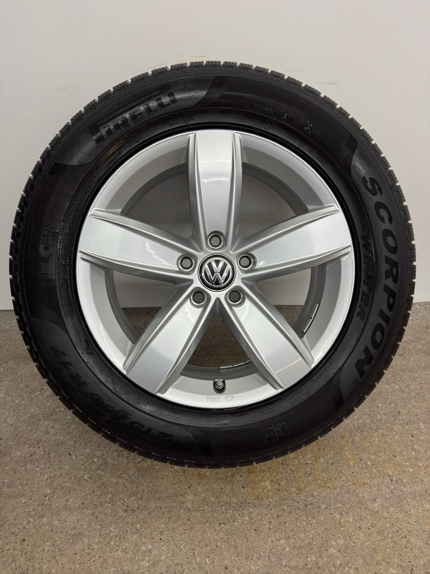 Top Original VW Tiguan II 2 Corvara 17 Zoll Felgen Alufelgen 6,5x17 ET38 5NA071497 KBA49906 RDKS Felgensatz MwSt. 5x112 (Winterreifen sind TRANSPORTSCHUTZ)