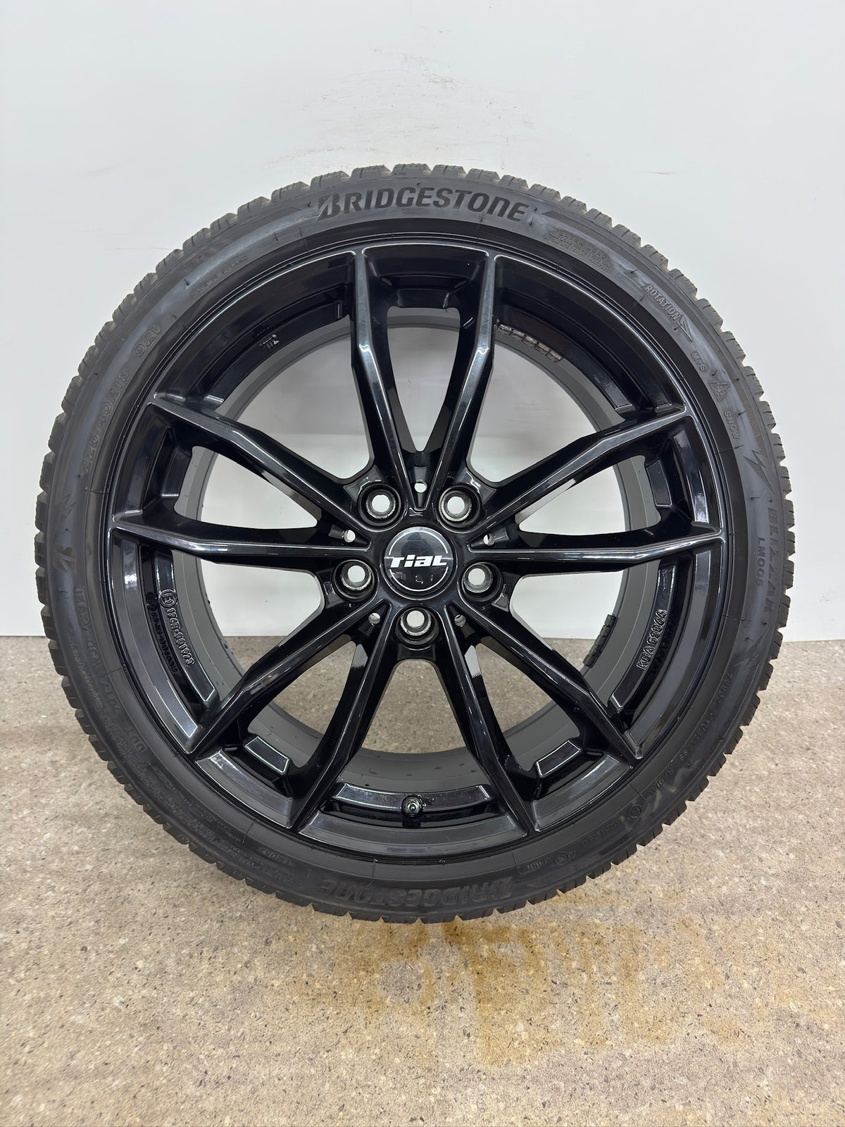 VW Golf VII 7 5G VIII 8 5H Skoda Octavia 3 III 5E Seat Cupra Leon 5F KL Audi A3 S3 8V 8Y 18 Zoll Winterräder Winterreifen Felgen Alufelgen 225/40 R18 92V M+S 7,5x18 ET46 5x112 Schwarz Winterradsatz