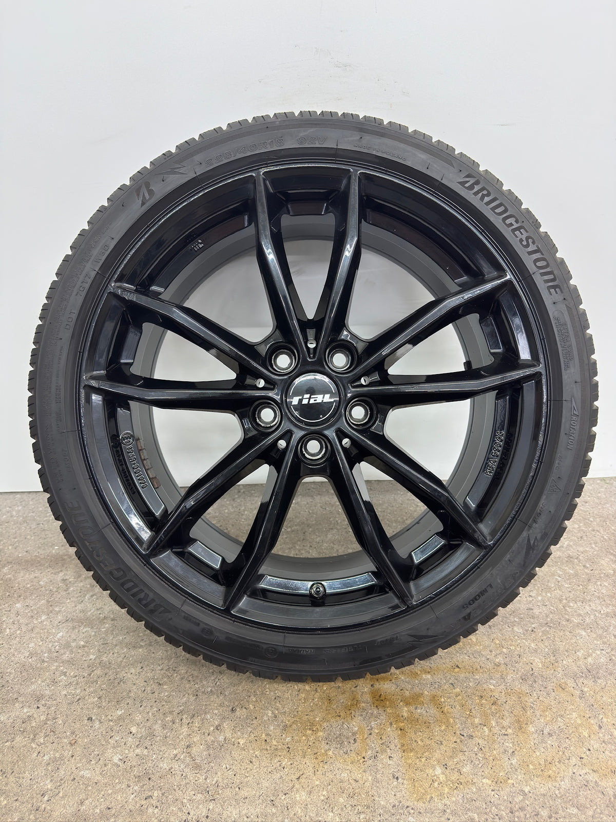 VW Golf VII 7 5G VIII 8 5H Skoda Octavia 3 III 5E Seat Cupra Leon 5F KL Audi A3 S3 8V 8Y 18 Zoll Winterräder Winterreifen Felgen Alufelgen 225/40 R18 92V M+S 7,5x18 ET46 5x112 Schwarz Winterradsatz