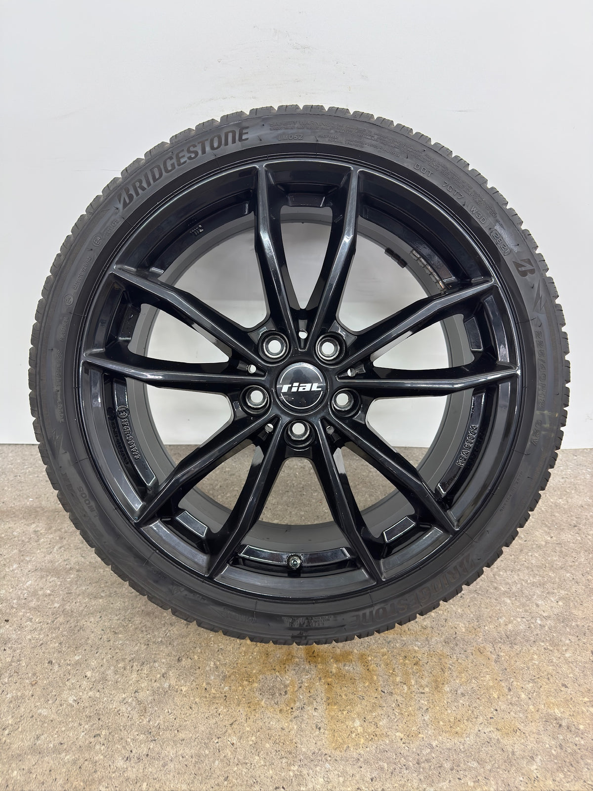 VW Golf VII 7 5G VIII 8 5H Skoda Octavia 3 III 5E Seat Cupra Leon 5F KL Audi A3 S3 8V 8Y 18 Zoll Winterräder Winterreifen Felgen Alufelgen 225/40 R18 92V M+S 7,5x18 ET46 5x112 Schwarz Winterradsatz