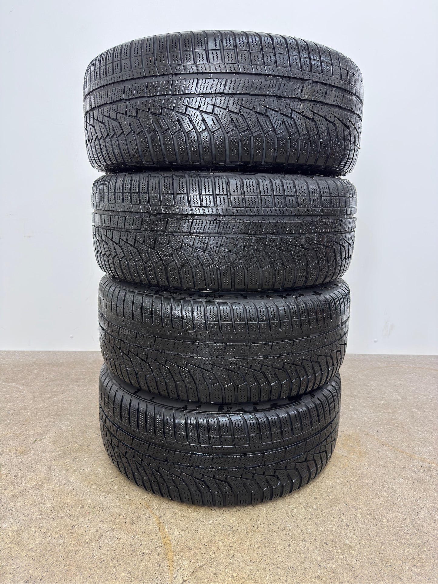 VW Golf VIII 7 5G Audi A3 S3 8V TT 8J Seat Cupra Leon 1P 5F Skoda Octavia III 3 5E 18 Zoll Winterräder Winterreifen Felgen Alufelgen 225/40 R18 92V M+S Schwarz Sport Line Borbet KBA 50658