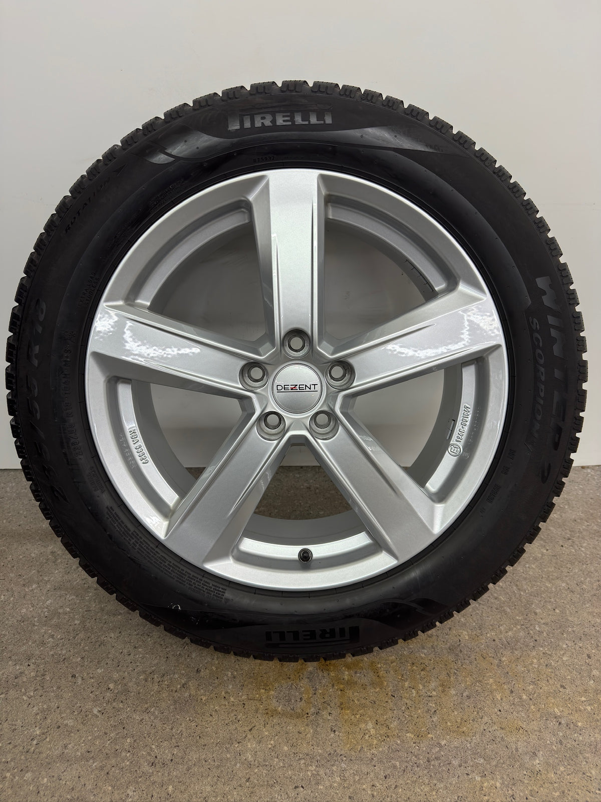 TOP DOT23 Volvo XC40 X 536 S90 V90 Cross Country 18 Zoll Winterräder Winterrreifen Felgen Alufelgen 235/55 R18 104H M+S SUV Silber Winterradsatz 5x108 7,5x18 ET50,5 KBA53529