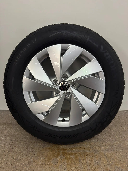 WIE NEU 7,7mm DOT25 Original VW Tiguan II 2 III 3 CTI Tayron R4 17 Zoll Bari Winterräder Winterreifen Felgen 571601025 Alufelgen 215/65 R17 99H M+S Allspace AD1 5NA Winterradsatz SUV MwSt.