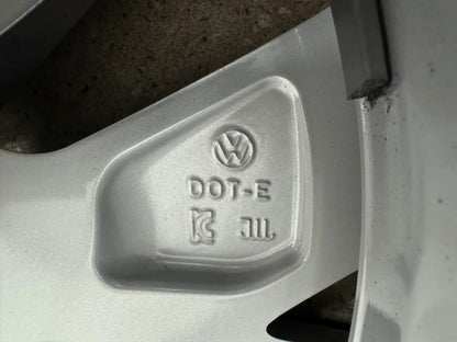 WIE NEU 7,7mm DOT25 Original VW Tiguan II 2 III 3 CTI Tayron R4 17 Zoll Bari Winterräder Winterreifen Felgen 571601025 Alufelgen 215/65 R17 99H M+S Allspace AD1 5NA Winterradsatz SUV MwSt.