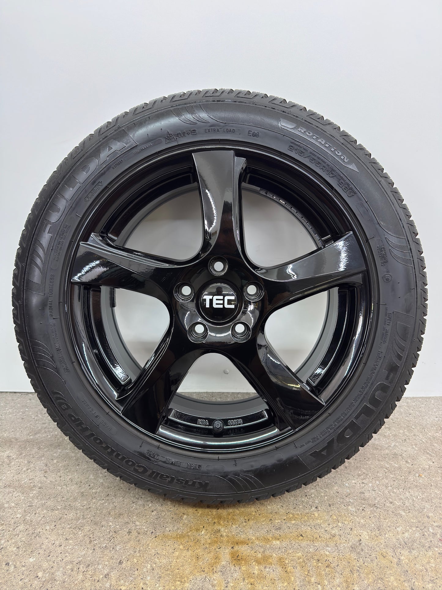 WIE NEU 8,6mm Hyundai Kona OS 4WD Kia e-Niro e-Soul DE SK3 Mazda CX-3 17 Zoll Winterräder Winterreifen Felgen Alufelgen Schwarz M+S KBA53576 Winterradsatz 215/55 R17 98V 5x114,3