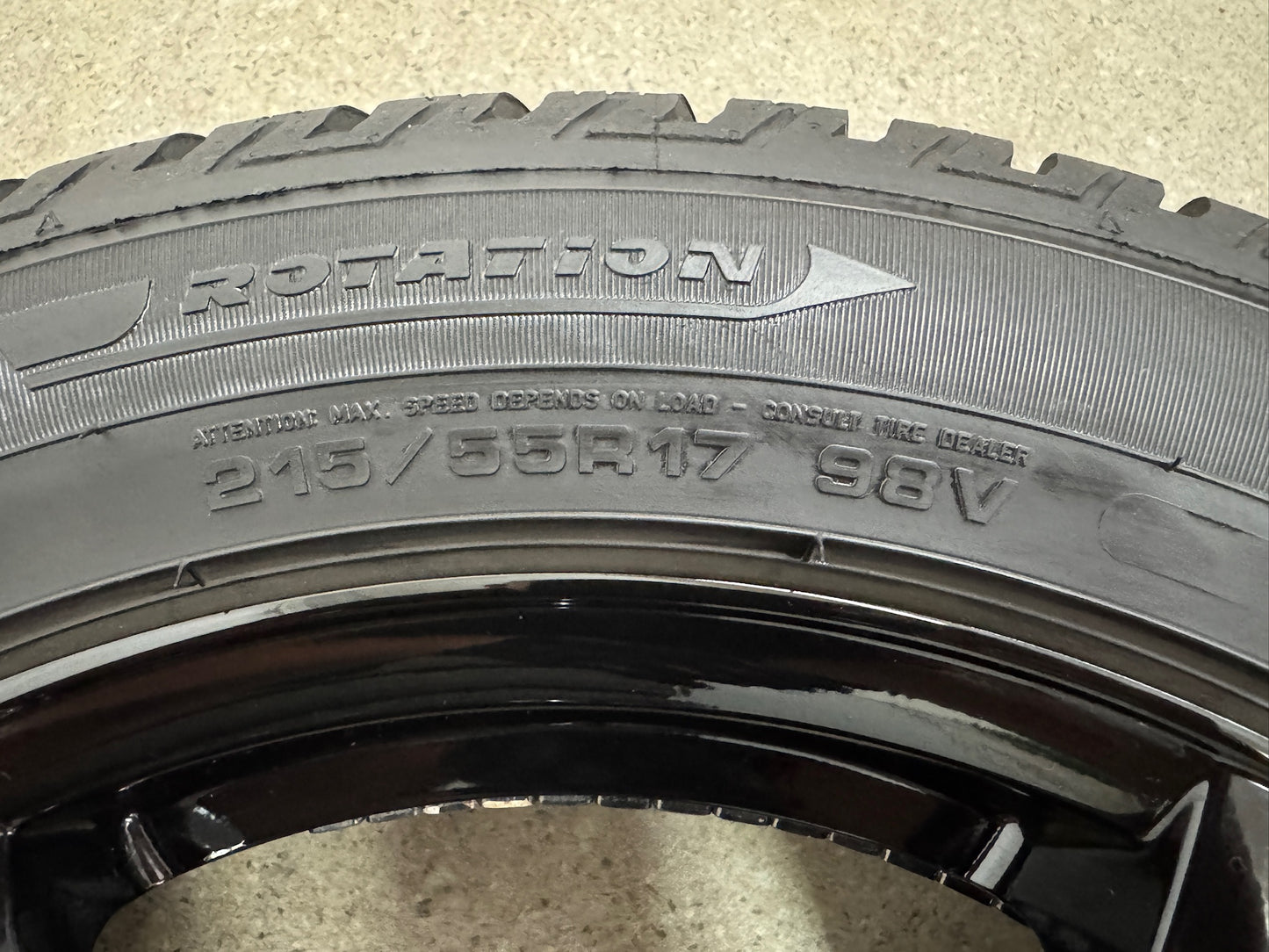 WIE NEU 8,6mm Hyundai Kona OS 4WD Kia e-Niro e-Soul DE SK3 Mazda CX-3 17 Zoll Winterräder Winterreifen Felgen Alufelgen Schwarz M+S KBA53576 Winterradsatz 215/55 R17 98V 5x114,3
