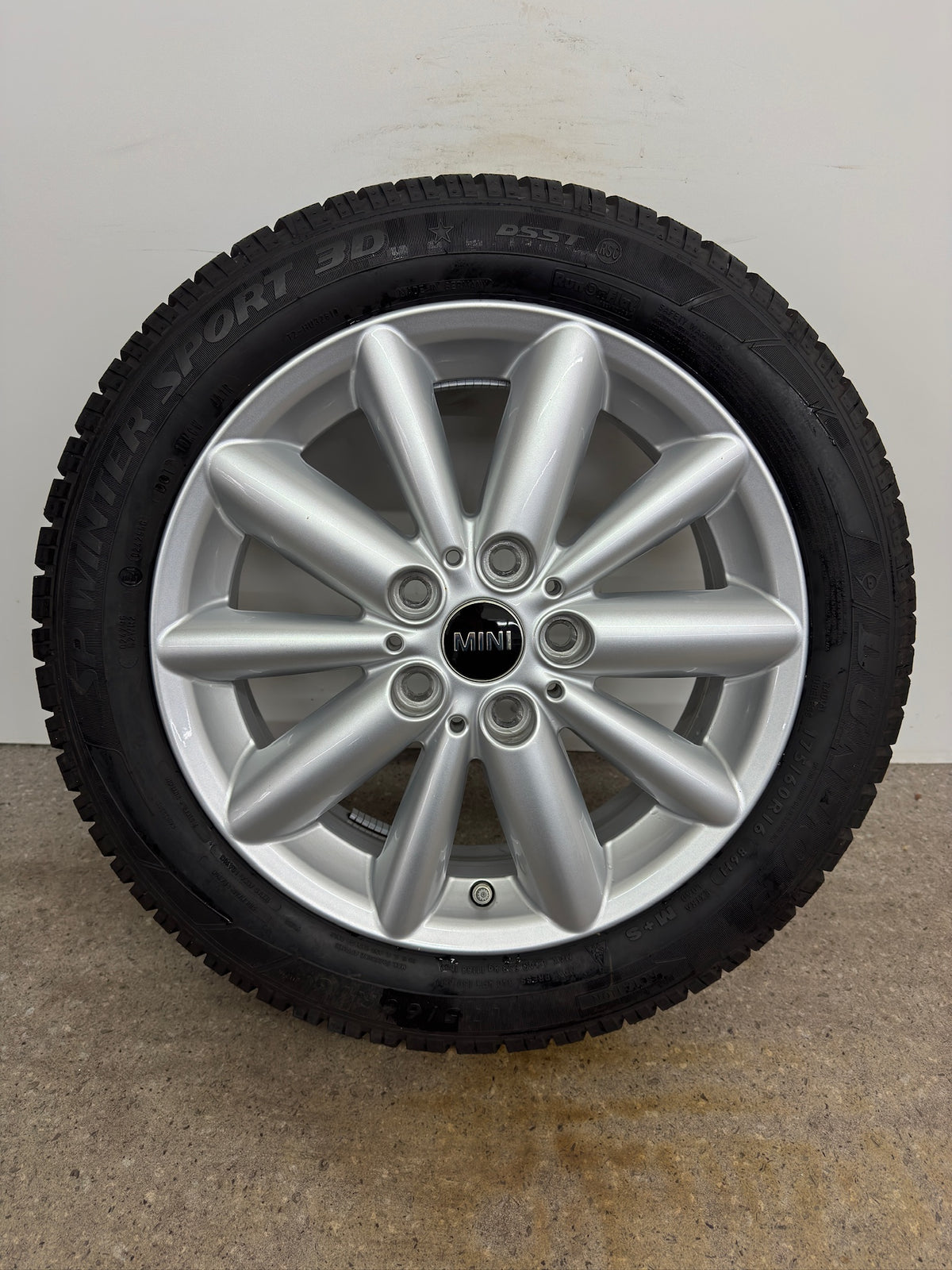 WIE NEU 8 / 7mm Original Mini Cooper F55 F56 F57 Spoke 508 16 Zoll Winterräder Winterreifen Felgen 6855117 Alufelgen 5x112 5,5x16 IS46 ET46 175/60 R16 86H Schwarz Winterradsatz RSC RFT Runflat MwSt.