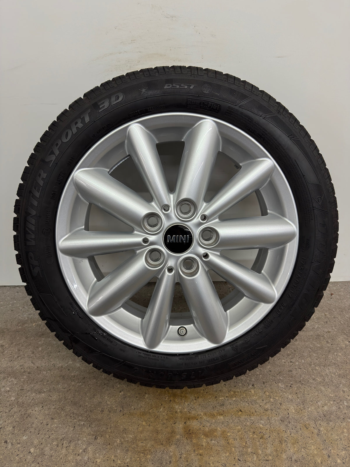 WIE NEU 8 / 7mm Original Mini Cooper F55 F56 F57 Spoke 508 16 Zoll Winterräder Winterreifen Felgen 6855117 Alufelgen 5x112 5,5x16 IS46 ET46 175/60 R16 86H Schwarz Winterradsatz RSC RFT Runflat MwSt.