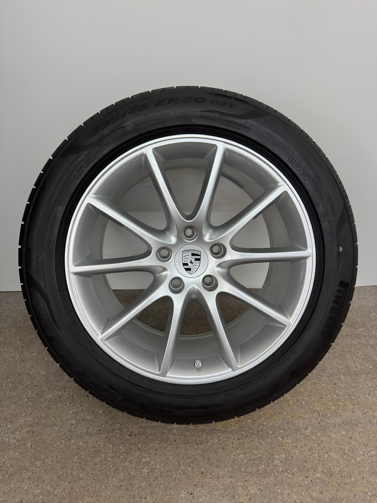 WIE NEU DOT2024 Original Porsche Cayenne E3 SUV 20 Zoll Sommerräder Sommerreifen Felgen 9Y0601025CT 9Y0601025DA Alufelgen Silber Design Sport N0 255/55 R20 110Y 295/45 R20 114Y Sommerradsatz MwSt.