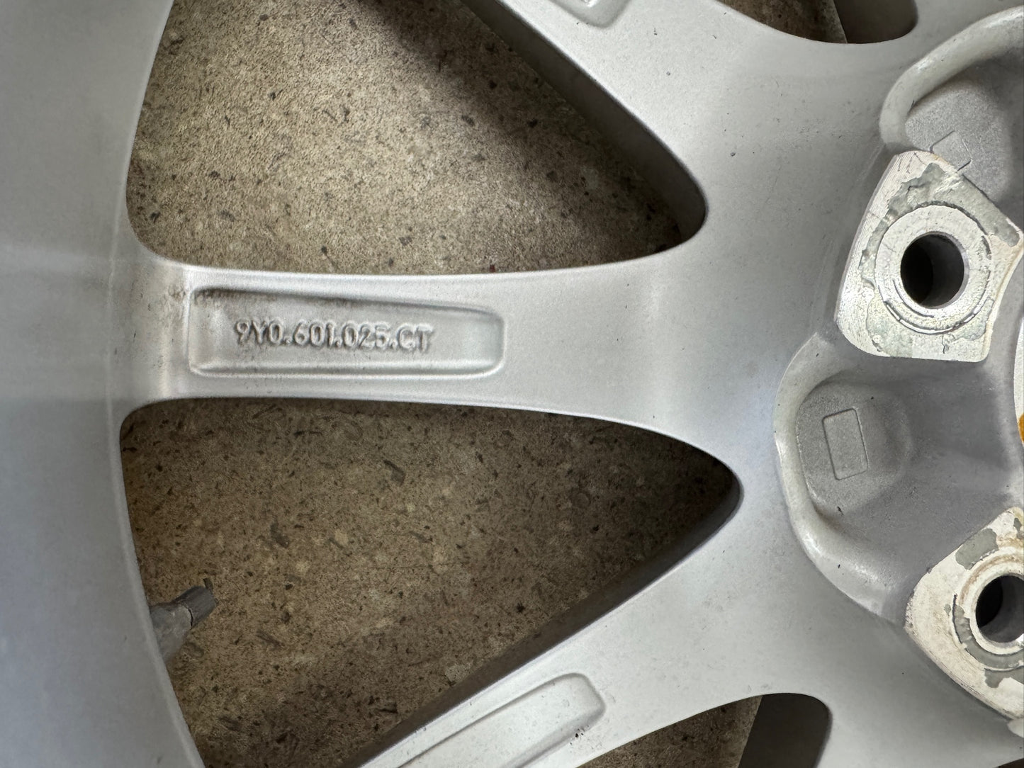 WIE NEU DOT2024 Original Porsche Cayenne E3 SUV 20 Zoll Sommerräder Sommerreifen Felgen 9Y0601025CT 9Y0601025DA Alufelgen Silber Design Sport N0 255/55 R20 110Y 295/45 R20 114Y Sommerradsatz MwSt.