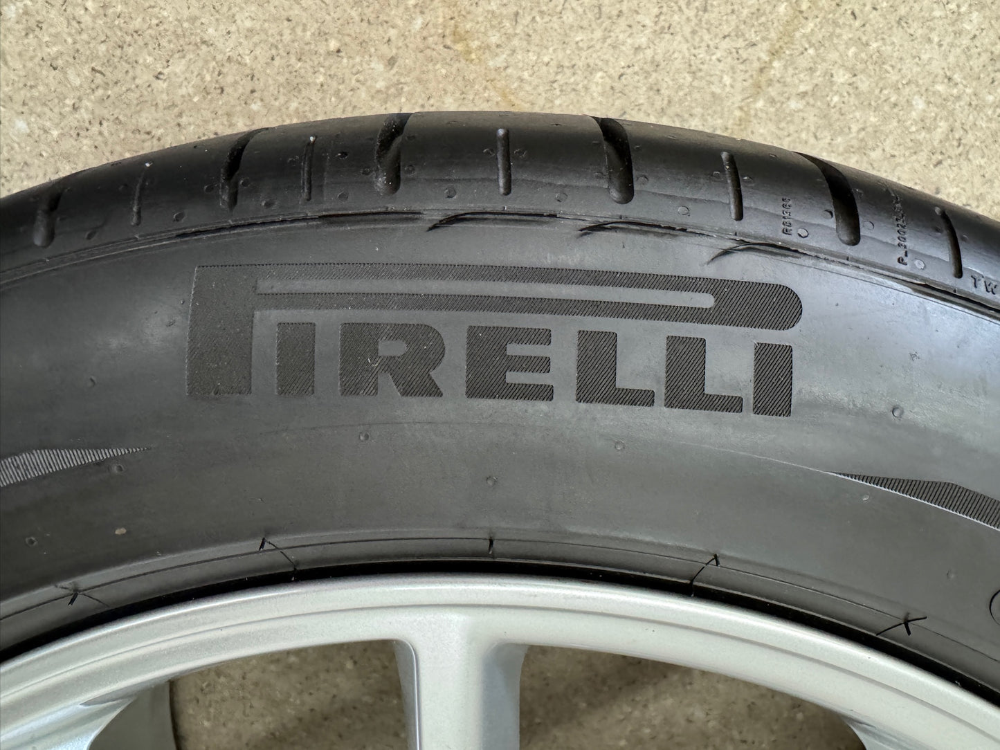 WIE NEU DOT2024 Original Porsche Cayenne E3 SUV 20 Zoll Sommerräder Sommerreifen Felgen 9Y0601025CT 9Y0601025DA Alufelgen Silber Design Sport N0 255/55 R20 110Y 295/45 R20 114Y Sommerradsatz MwSt.