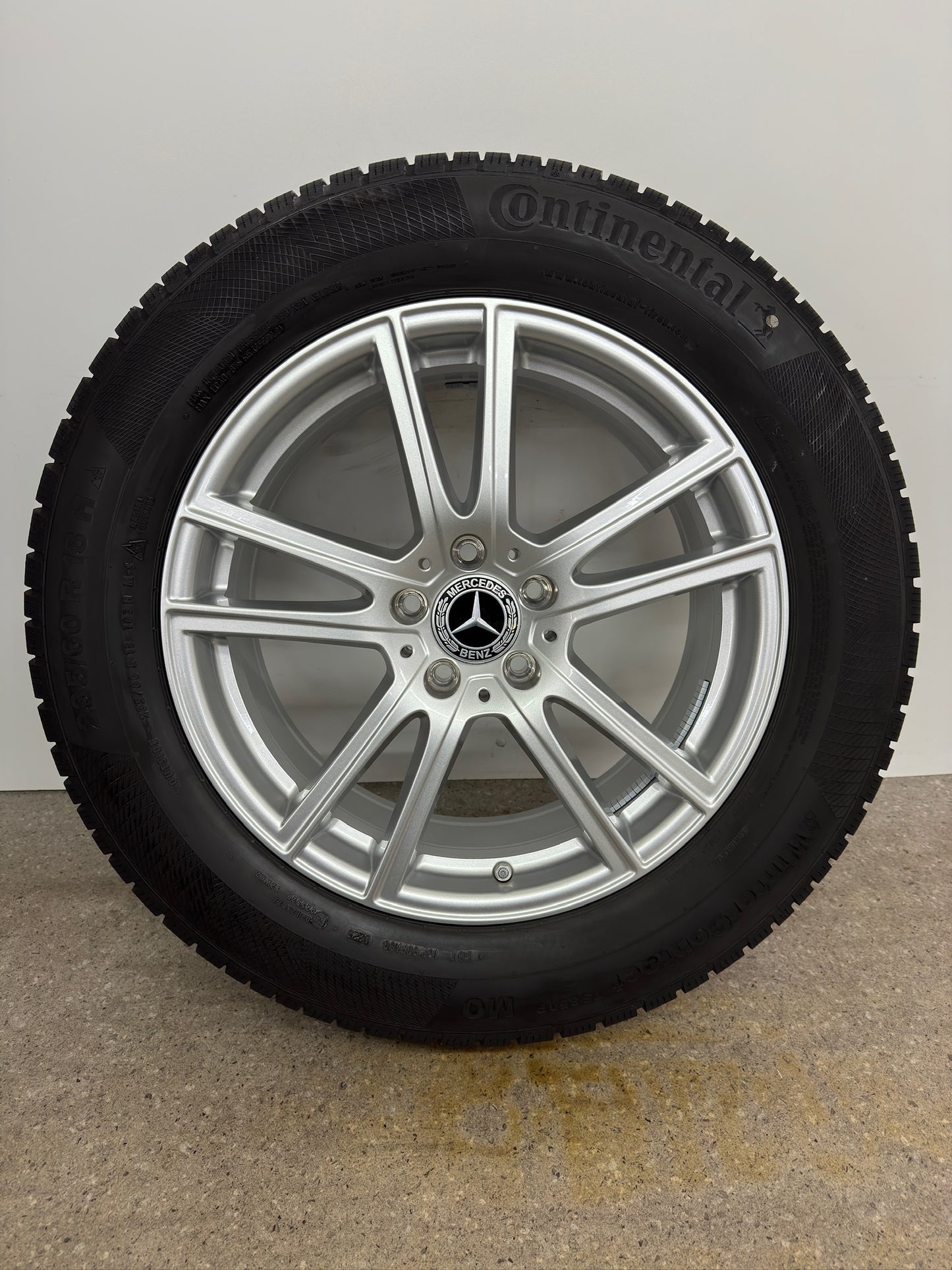 WIE NEU DOT2025 8,6mm Original Mercedes GLC X 254 C 254 18 Zoll Winterräder Winterreifen Felgen A2544014600 Alufelgen 235/60 R18 103H 8x18 ET32,5 SUV Coupé 5x112 Silber Continental MO Winterradsatz