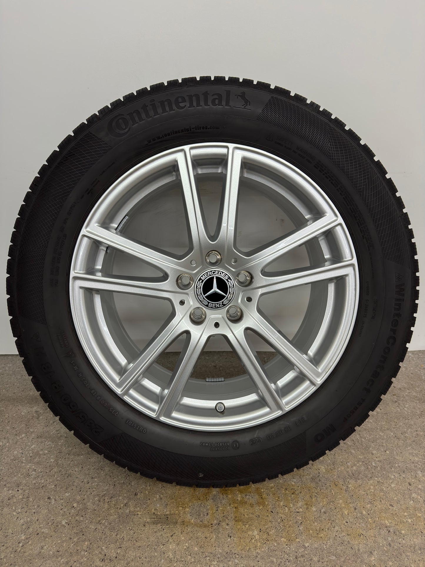 WIE NEU DOT2025 8,6mm Original Mercedes GLC X 254 C 254 18 Zoll Winterräder Winterreifen Felgen A2544014600 Alufelgen 235/60 R18 103H 8x18 ET32,5 SUV Coupé 5x112 Silber Continental MO Winterradsatz