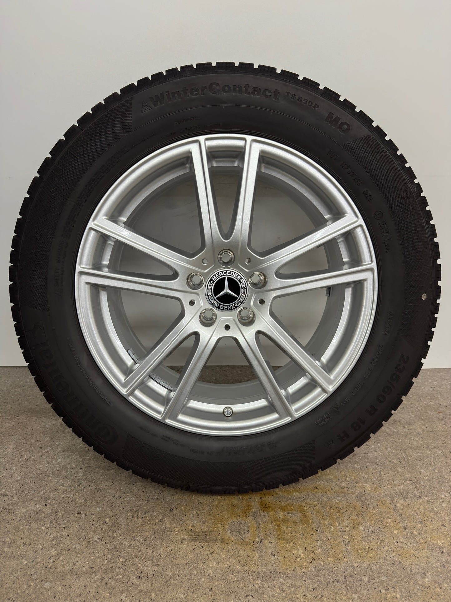 WIE NEU DOT2025 8,6mm Original Mercedes GLC X 254 C 254 18 Zoll Winterräder Winterreifen Felgen A2544014600 Alufelgen 235/60 R18 103H 8x18 ET32,5 SUV Coupé 5x112 Silber Continental MO Winterradsatz