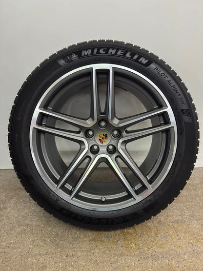 WIE NEU DOT23 Original Porsche Macan II 2 III 3 20 Zoll Winterräder Winterreifen Felgen Alufelgen 95B601025DG 95B601025DH 265/45 R20 104V 295/40 R20 106V Sport Exclusive Bicolor SUV M+S