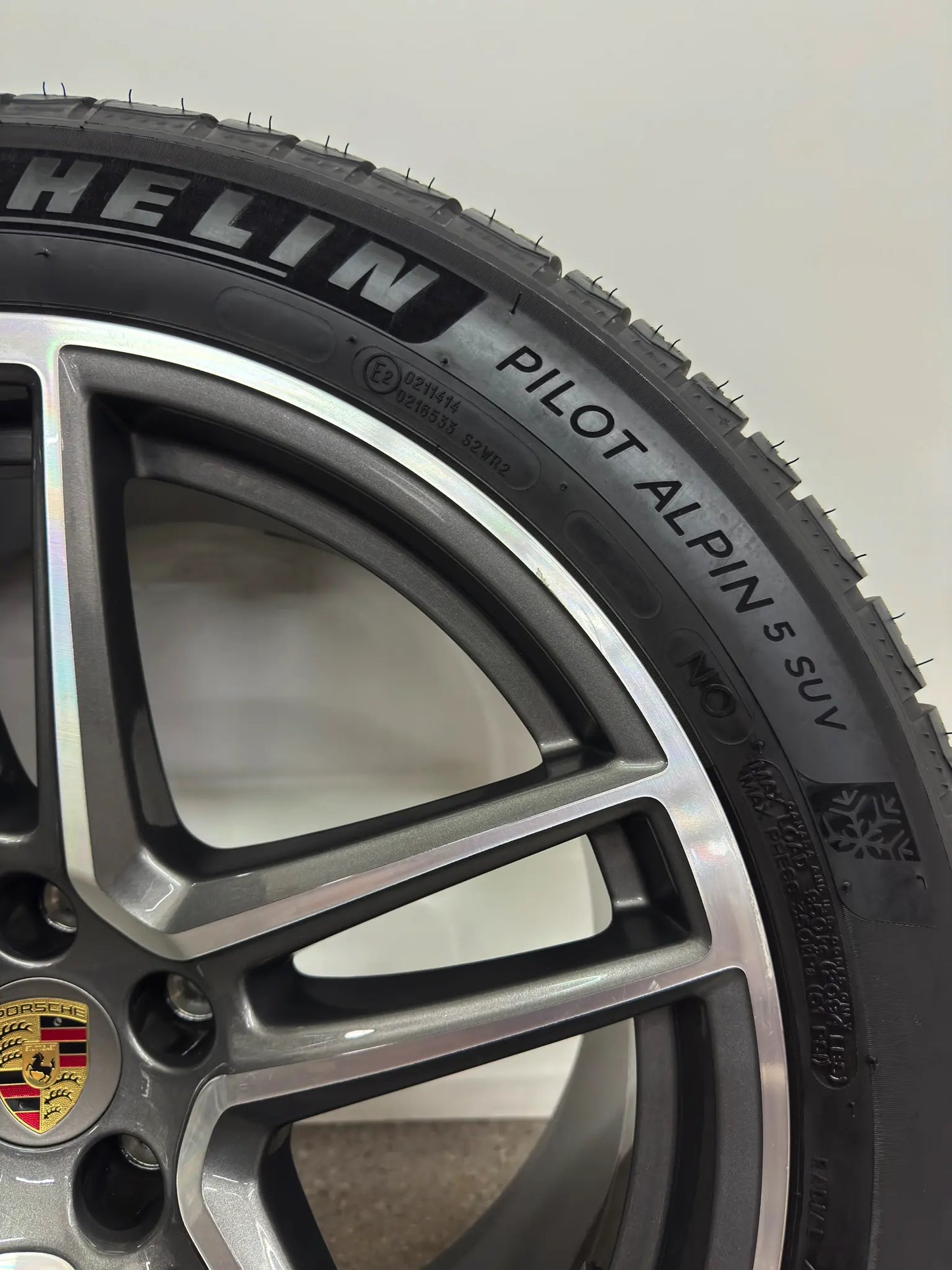 WIE NEU DOT23 Original Porsche Macan II 2 III 3 20 Zoll Winterräder Winterreifen Felgen Alufelgen 95B601025DG 95B601025DH 265/45 R20 104V 295/40 R20 106V Sport Exclusive Bicolor SUV M+S