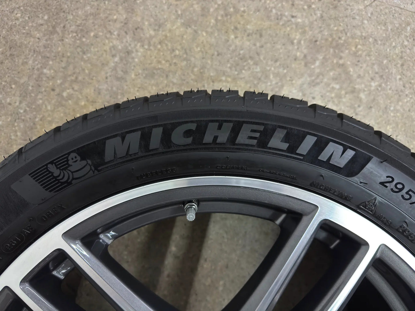 WIE NEU DOT23 Original Porsche Macan II 2 III 3 20 Zoll Winterräder Winterreifen Felgen Alufelgen 95B601025DG 95B601025DH 265/45 R20 104V 295/40 R20 106V Sport Exclusive Bicolor SUV M+S