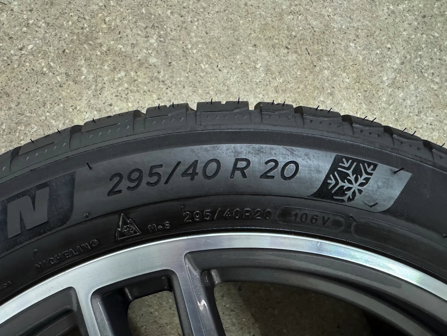 WIE NEU DOT23 Original Porsche Macan II 2 III 3 20 Zoll Winterräder Winterreifen Felgen Alufelgen 95B601025DG 95B601025DH 265/45 R20 104V 295/40 R20 106V Sport Exclusive Bicolor SUV M+S