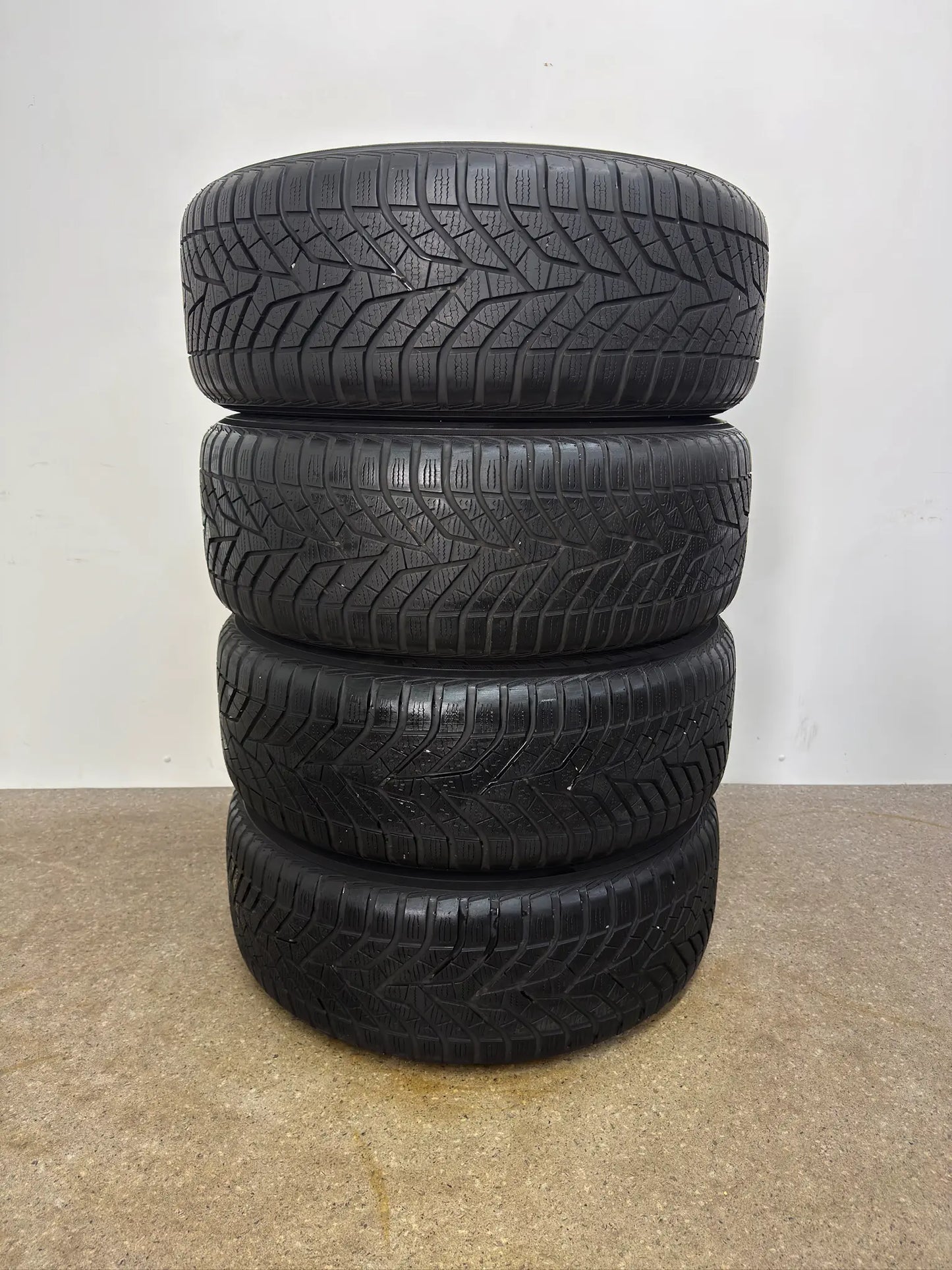WIE NEU DOT24 Audi Q3 F3 FJ MG HS II 2 VW Tiguan AD1 5N Seat Tarraco KN Skoda Kodiaq I 1 NS PS 18 Zoll Winterräder Winterreifen Felgen Alufelgen 235/55 R18 100V M+S Schwarz RDKS KBA 51984