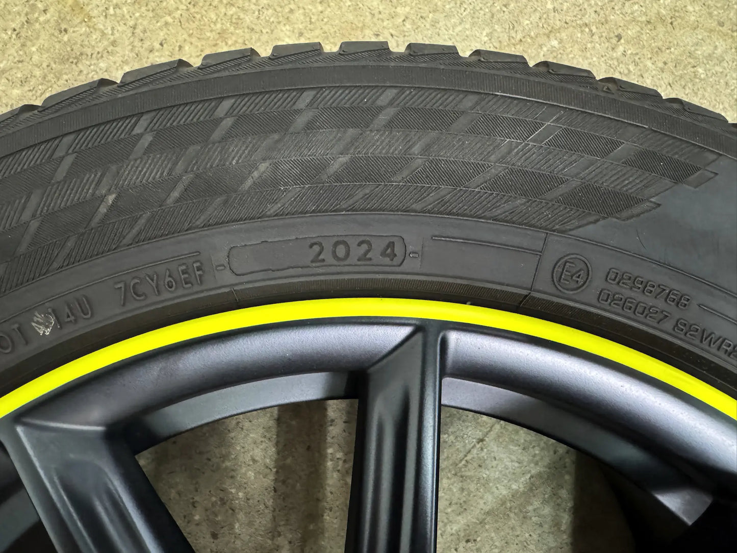 WIE NEU DOT24 Audi Q3 F3 FJ MG HS II 2 VW Tiguan AD1 5N Seat Tarraco KN Skoda Kodiaq I 1 NS PS 18 Zoll Winterräder Winterreifen Felgen Alufelgen 235/55 R18 100V M+S Schwarz RDKS KBA 51984