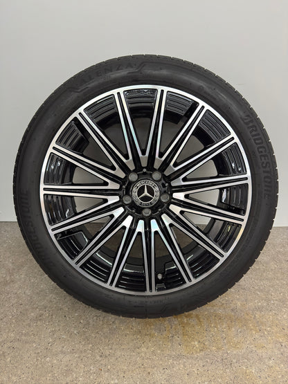 WIE NEU DOT24 Original Mercedes GLA H 247 GLB X 247 AMG 20 Zoll Sommerräder Sommerreifen Felgen A2474015200 Alufelgen 235/45 R20 94W MO 8x20 ET48 SUV 4MATIC Schwarz Glanzgedreht Sommerradsatz