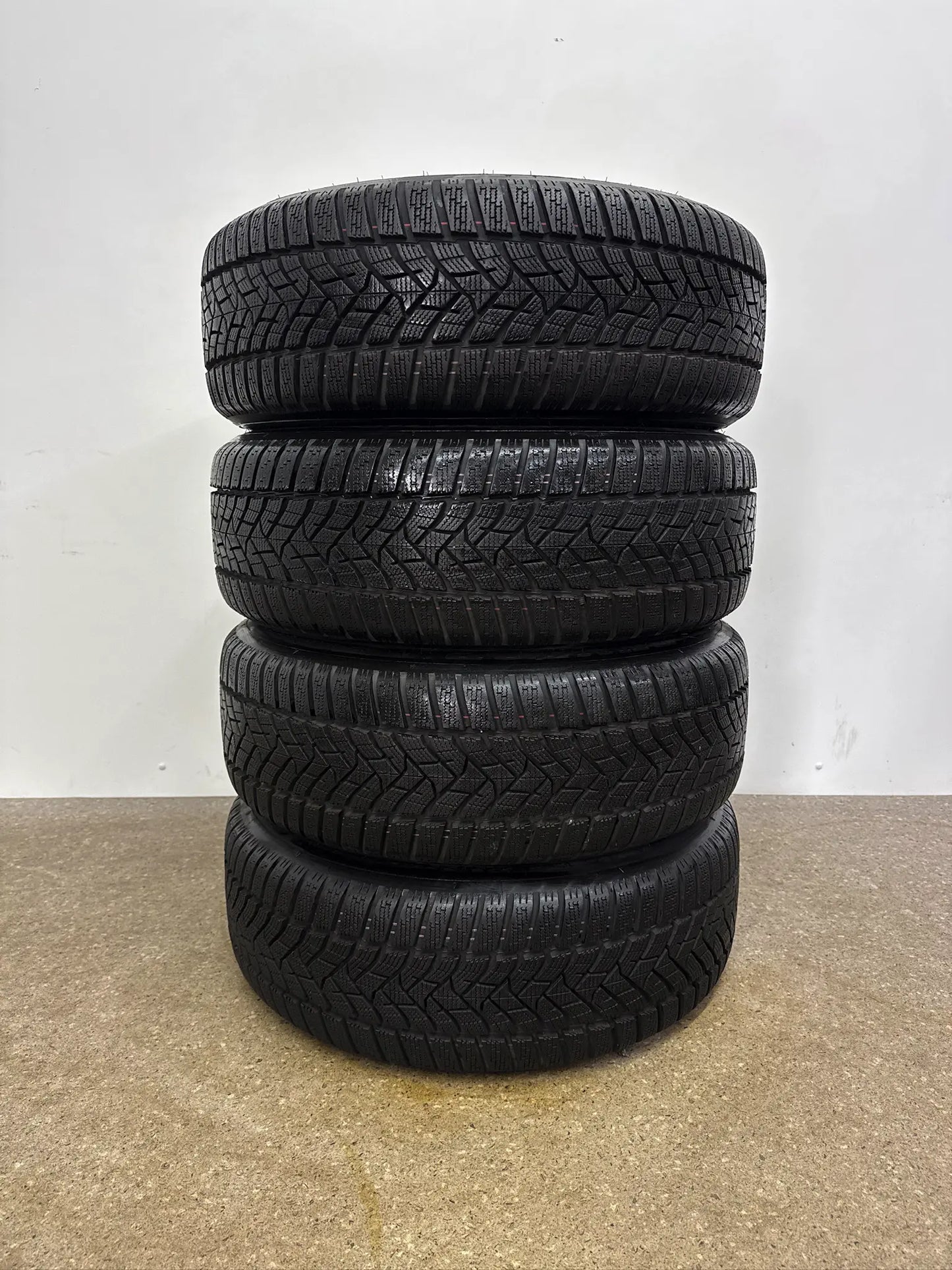 WIE NEU DOT24 Original Seat Ateca 5FP KH7 17 Zoll Winterräder Winterreifen Felgen 575601025M Alufelgen 215/55 R17 98V XL M+S Silber 7x17 ET45 5x112 Winterradsatz MwSt.