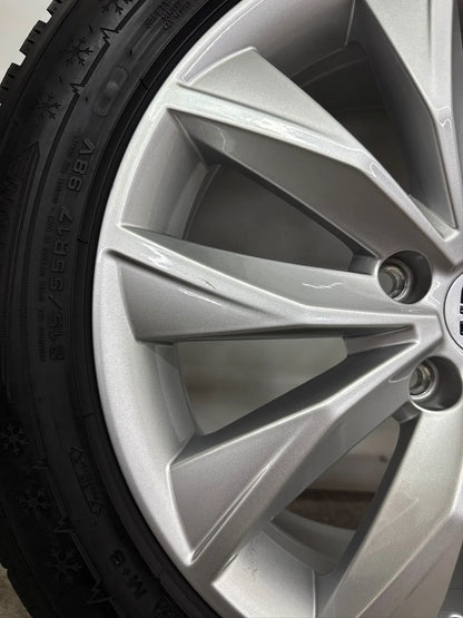 WIE NEU DOT24 Original Seat Ateca 5FP KH7 17 Zoll Winterräder Winterreifen Felgen 575601025M Alufelgen 215/55 R17 98V XL M+S Silber 7x17 ET45 5x112 Winterradsatz MwSt.