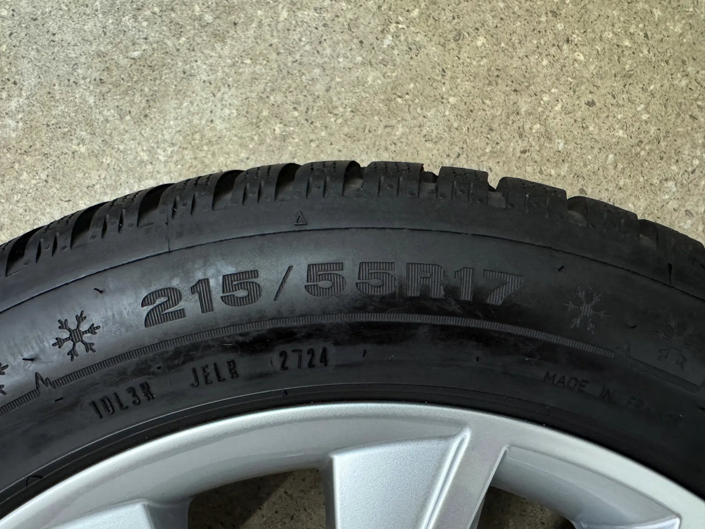 WIE NEU DOT24 Original Seat Ateca 5FP KH7 17 Zoll Winterräder Winterreifen Felgen 575601025M Alufelgen 215/55 R17 98V XL M+S Silber 7x17 ET45 5x112 Winterradsatz MwSt.