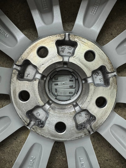 WIE NEU DOT24 Original Seat Ateca 5FP KH7 17 Zoll Winterräder Winterreifen Felgen 575601025M Alufelgen 215/55 R17 98V XL M+S Silber 7x17 ET45 5x112 Winterradsatz MwSt.
