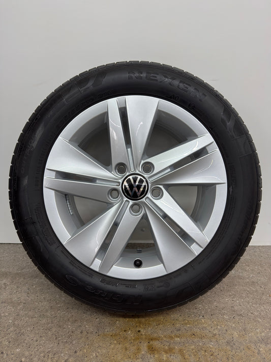 WIE NEU DOT24 Original VW Golf VIII 8 CD 16 Zoll Norfolk Sommerräder Sommerreifen Felgen 5H0601025 Alufelgen 205/55 R16 91V 7x16 ET48 Silber 5x112 Sommerradsatz MwSt.