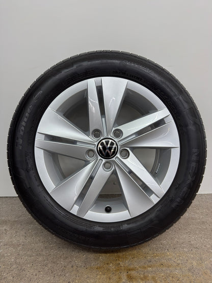 WIE NEU DOT24 Original VW Golf VIII 8 CD 16 Zoll Norfolk Sommerräder Sommerreifen Felgen 5H0601025 Alufelgen 205/55 R16 91V 7x16 ET48 Silber 5x112 Sommerradsatz MwSt.