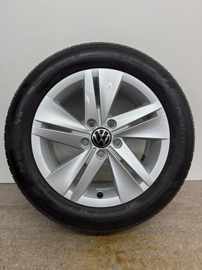 WIE NEU DOT24 Original VW Golf VIII 8 CD 16 Zoll Norfolk Sommerräder Sommerreifen Felgen 5H0601025 Alufelgen 205/55 R16 91V 7x16 ET48 Silber 5x112 Sommerradsatz MwSt.