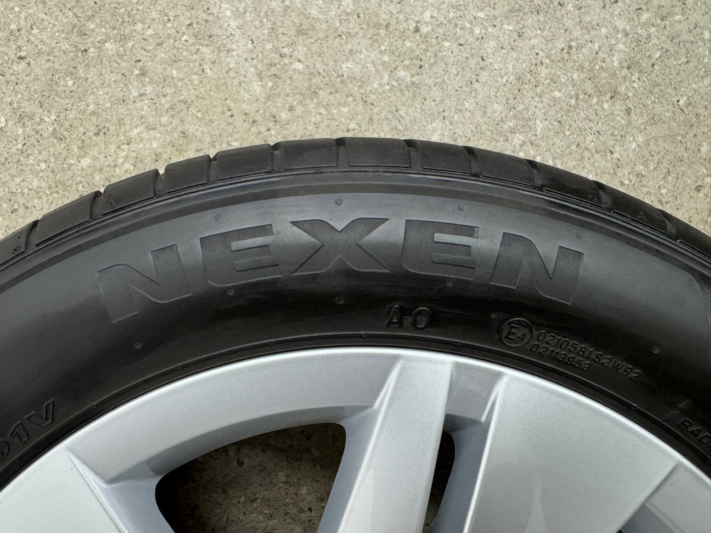 WIE NEU DOT24 Original VW Golf VIII 8 CD 16 Zoll Norfolk Sommerräder Sommerreifen Felgen 5H0601025 Alufelgen 205/55 R16 91V 7x16 ET48 Silber 5x112 Sommerradsatz MwSt.