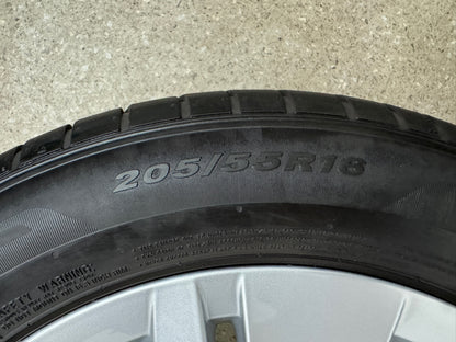 WIE NEU DOT24 Original VW Golf VIII 8 CD 16 Zoll Norfolk Sommerräder Sommerreifen Felgen 5H0601025 Alufelgen 205/55 R16 91V 7x16 ET48 Silber 5x112 Sommerradsatz MwSt.