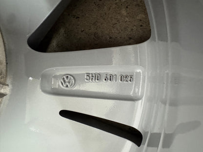 WIE NEU DOT24 Original VW Golf VIII 8 CD 16 Zoll Norfolk Sommerräder Sommerreifen Felgen 5H0601025 Alufelgen 205/55 R16 91V 7x16 ET48 Silber 5x112 Sommerradsatz MwSt.