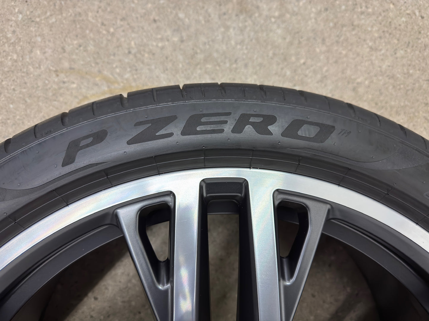 WIE NEU DOT25 Original Audi Q5 SQ5 FY GU 21 Zoll Sommerräder Sommerreifen Felgen 8MA601025M Alufelgen Sportback S-Line 255/40 R21 102Y 8,5x21 ET34 5x112 5 Doppelspeichen Y RS Sport Sommerradsatz