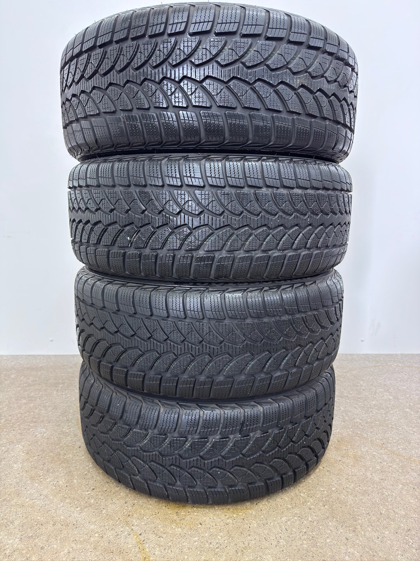 WIE NEU DOT25 Original Mercedes C-Klasse W205 S205 C205 A205 17 Zoll Winterräder Winterreifen Felgen Alufelgen A2054010800 225/50 R17 94H MO M+S 7x17 ET48,5 Winterradsatz 4MATIC