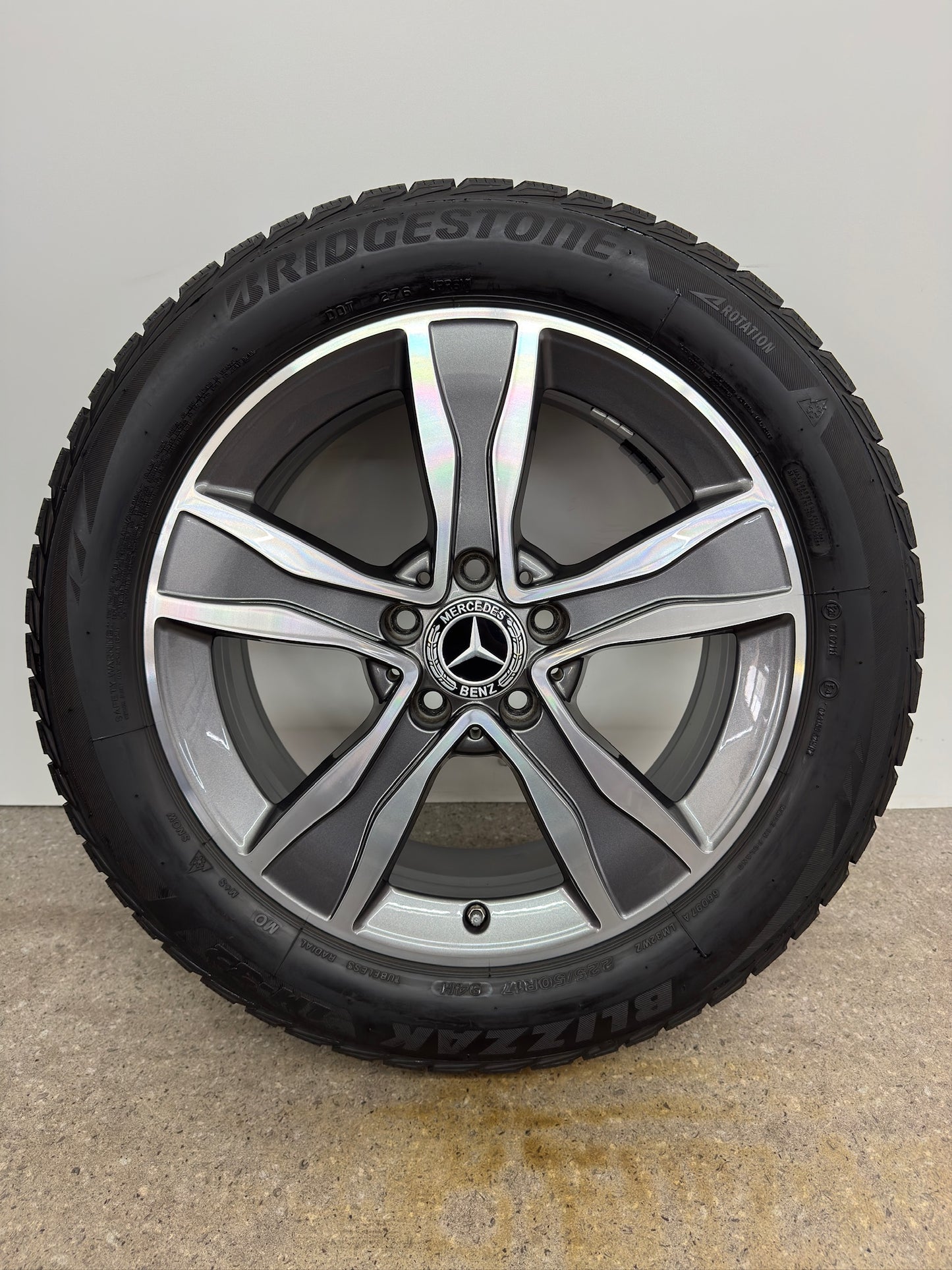 WIE NEU DOT25 Original Mercedes C-Klasse W205 S205 C205 A205 17 Zoll Winterräder Winterreifen Felgen Alufelgen A2054010800 225/50 R17 94H MO M+S 7x17 ET48,5 Winterradsatz 4MATIC
