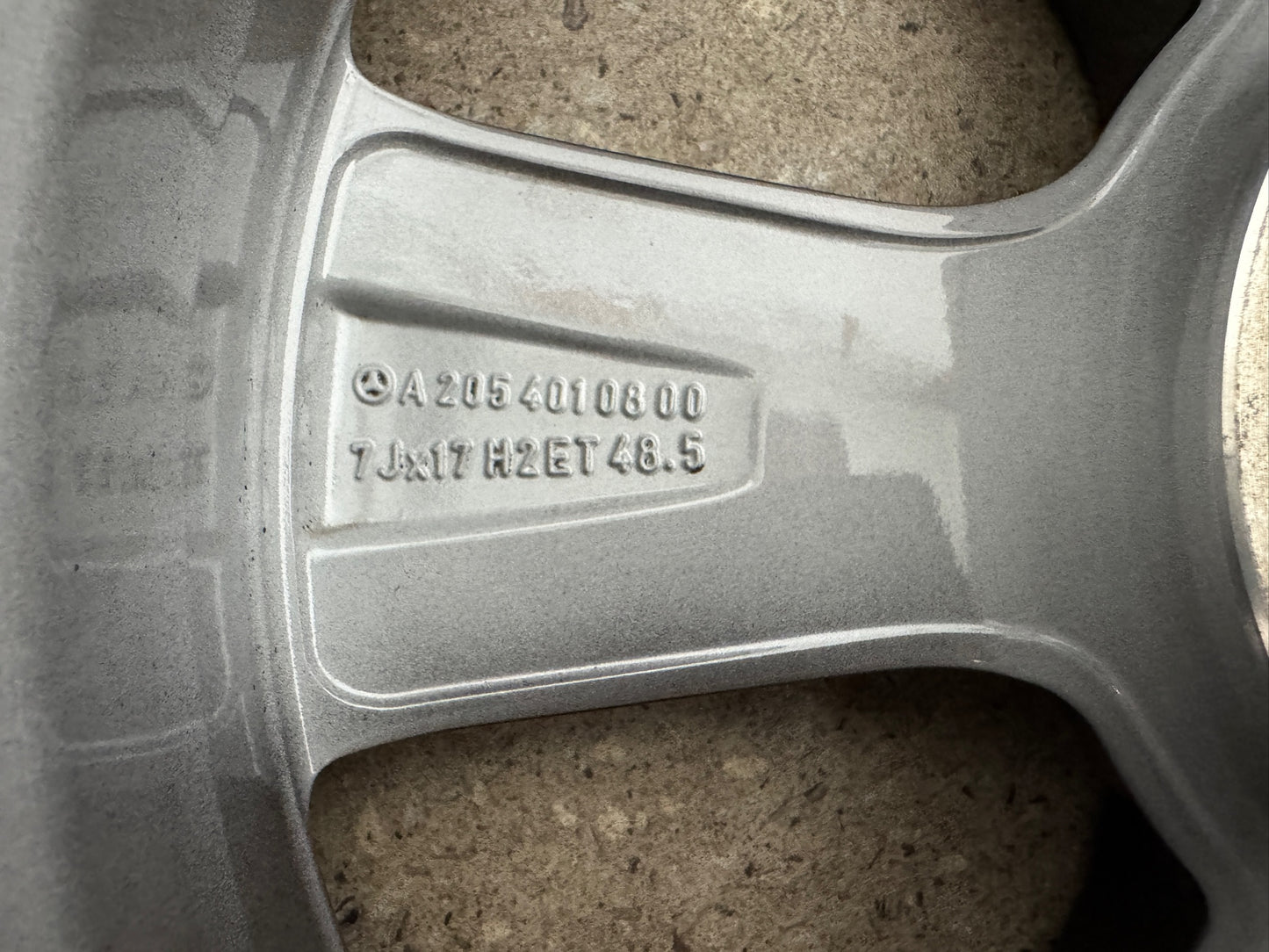 WIE NEU DOT25 Original Mercedes C-Klasse W205 S205 C205 A205 17 Zoll Winterräder Winterreifen Felgen Alufelgen A2054010800 225/50 R17 94H MO M+S 7x17 ET48,5 Winterradsatz 4MATIC