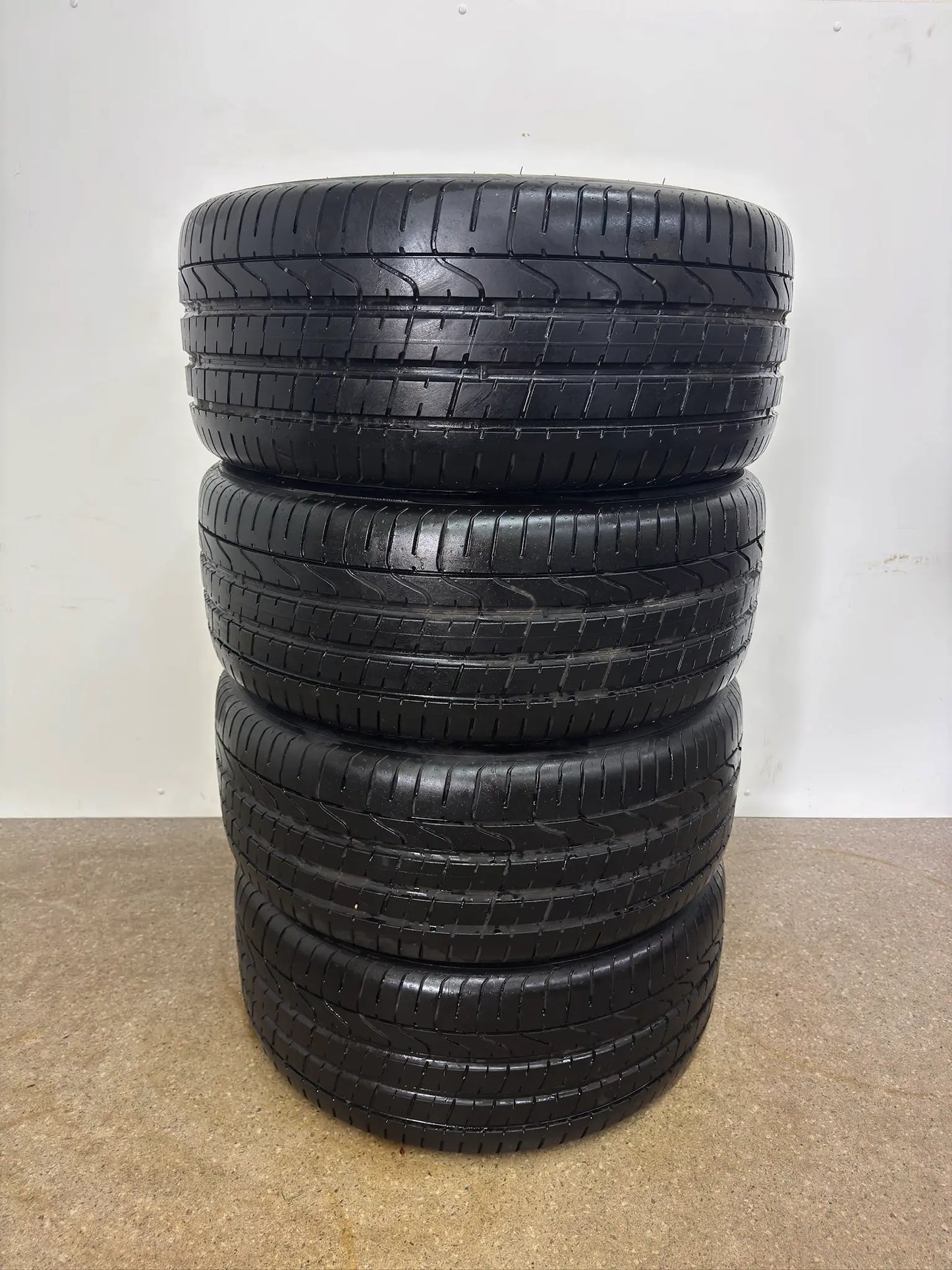 WIE NEU DOT25 Original Porsche Macan II 2 III 3 20 Zoll Sommerräder Sommerreifen Felgen Alufelgen 95B601025DG 95B601025DH 265/45 R20 104Y 295/40 R20 106Y Sport Exclusive Schwarz SUV