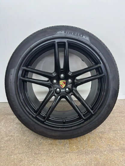 WIE NEU DOT25 Original Porsche Macan II 2 III 3 20 Zoll Sommerräder Sommerreifen Felgen Alufelgen 95B601025DG 95B601025DH 265/45 R20 104Y 295/40 R20 106Y Sport Exclusive Schwarz SUV